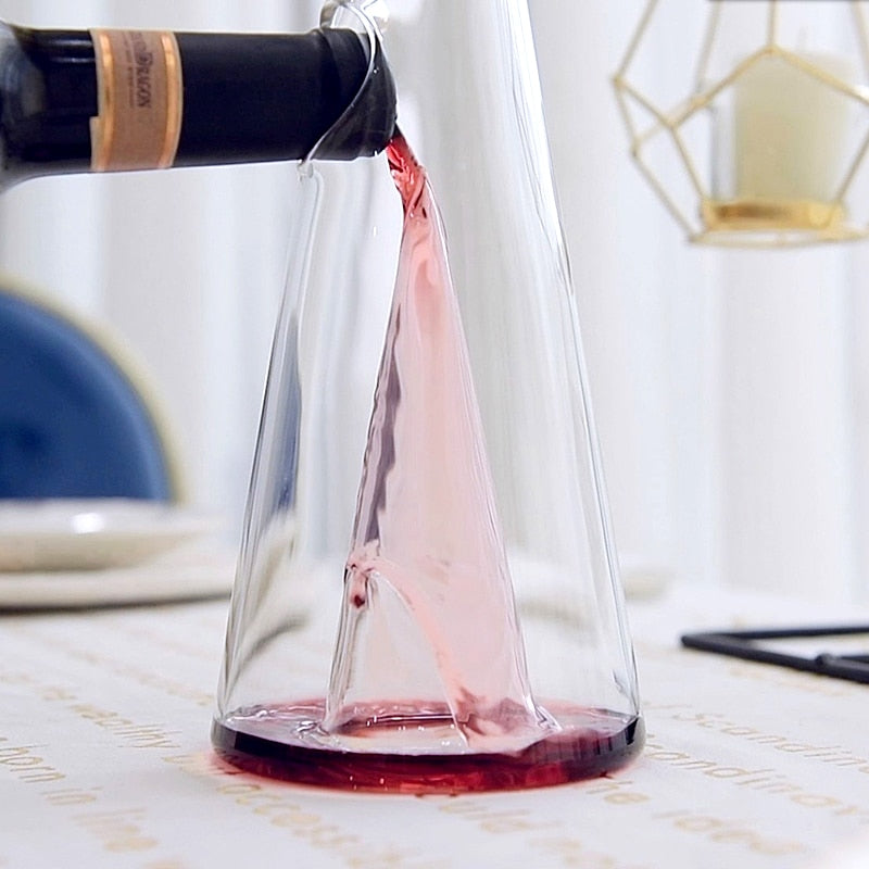 Modern Conical Glass Wine Decanter - Elegant Aerator